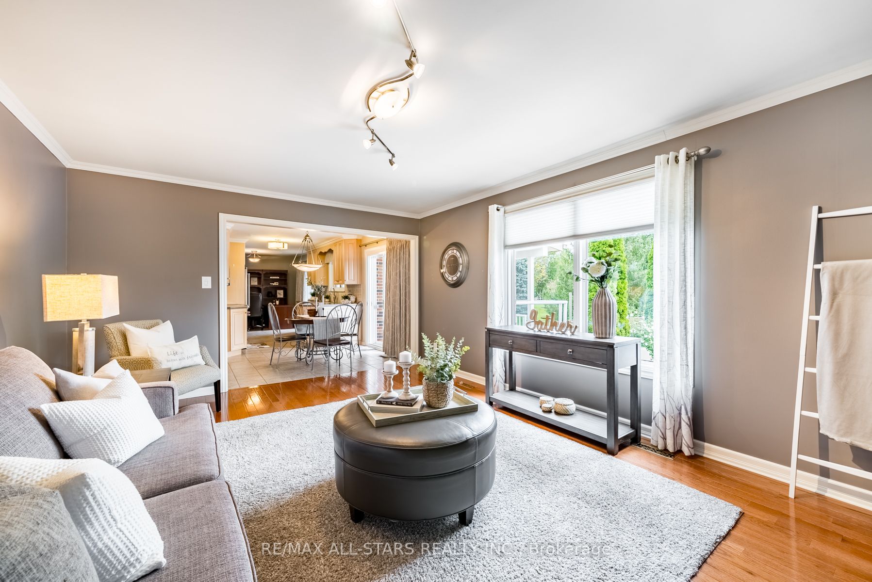 63 Robinglade Avenue