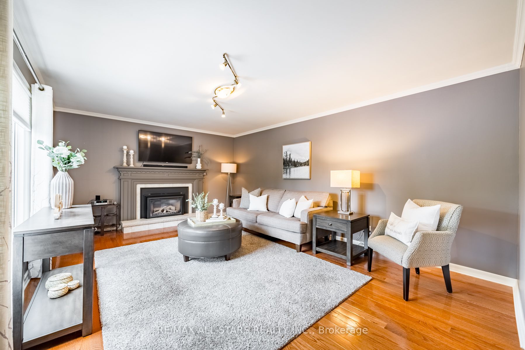 63 Robinglade Avenue