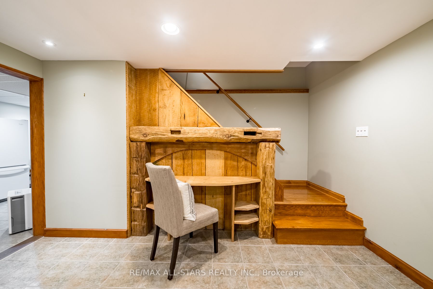 63 Robinglade Avenue