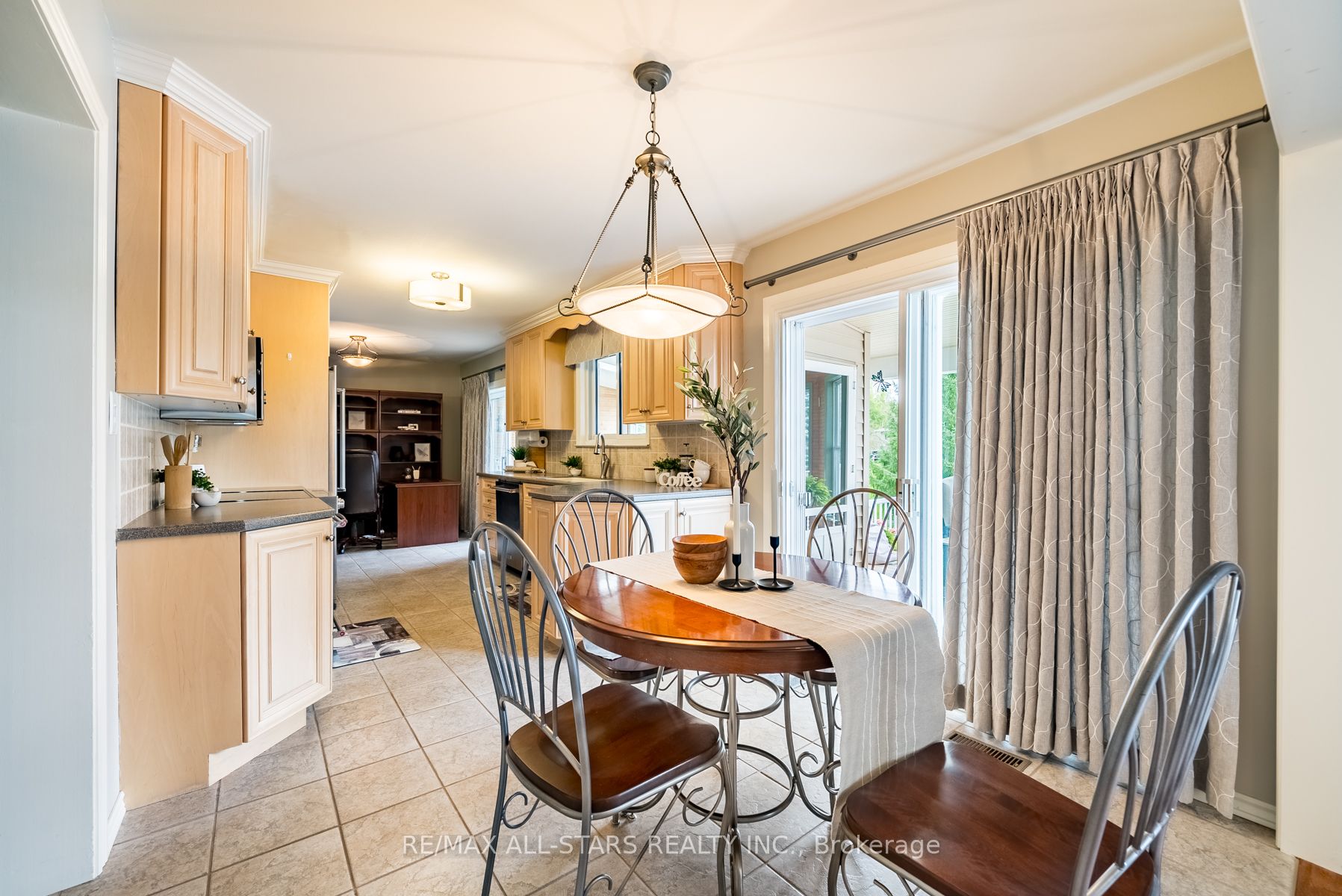 63 Robinglade Avenue