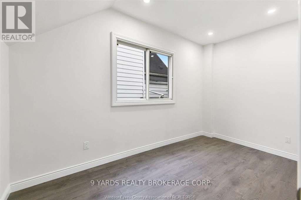 437 Karl Pl