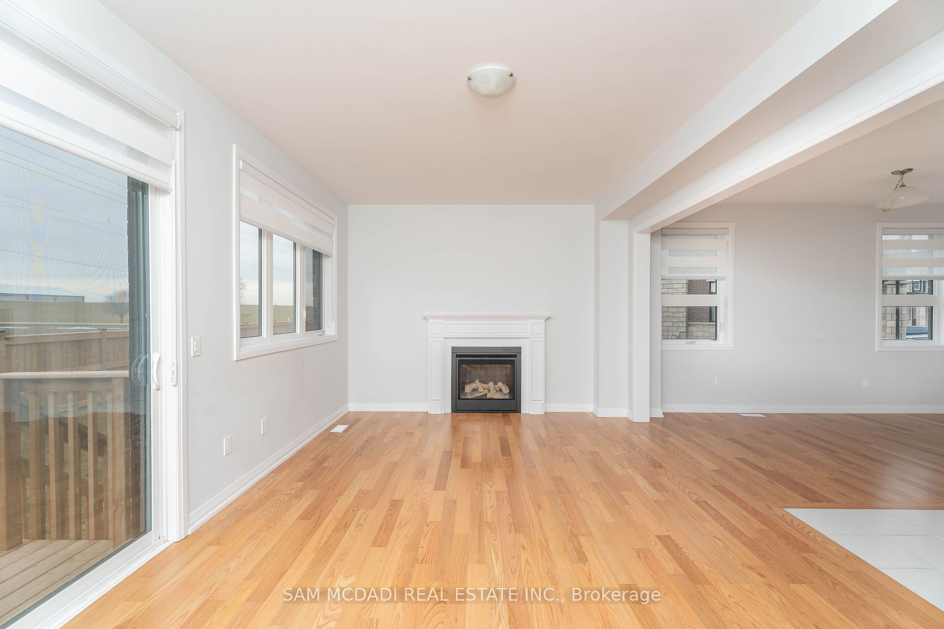 858 Sobeski Ave