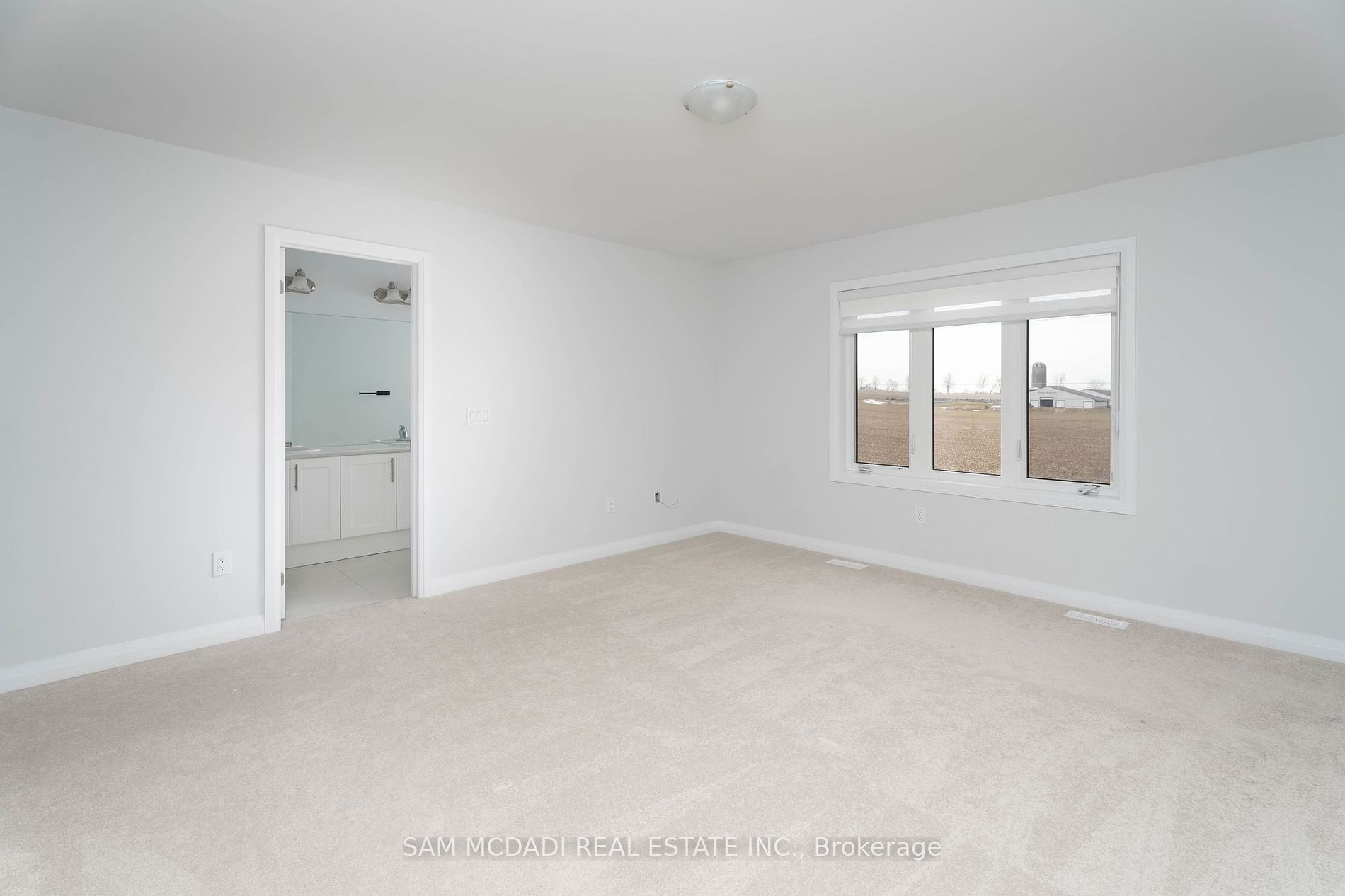 858 Sobeski Ave