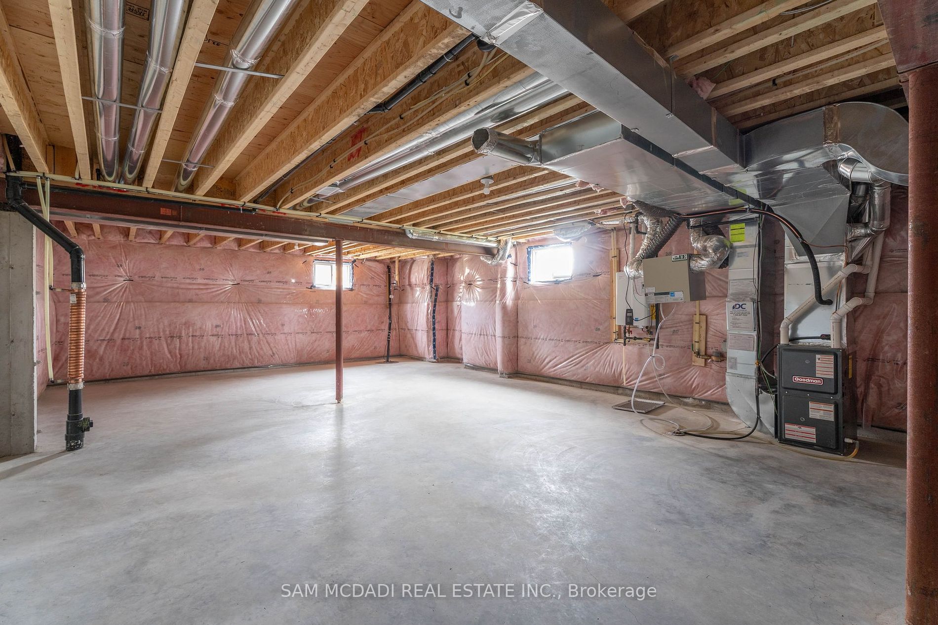 858 Sobeski Ave