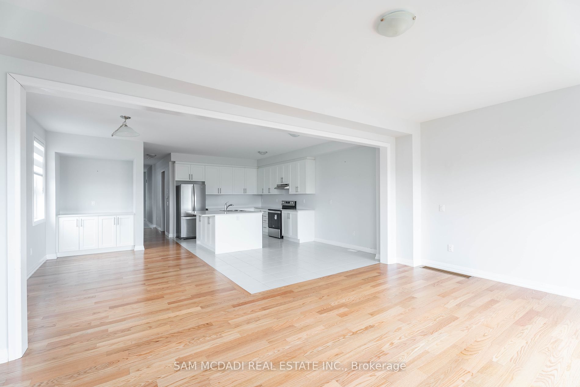858 Sobeski Ave