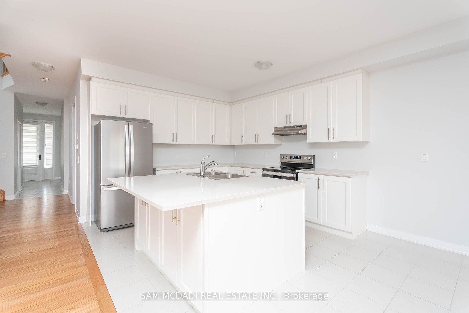 858 Sobeski Ave