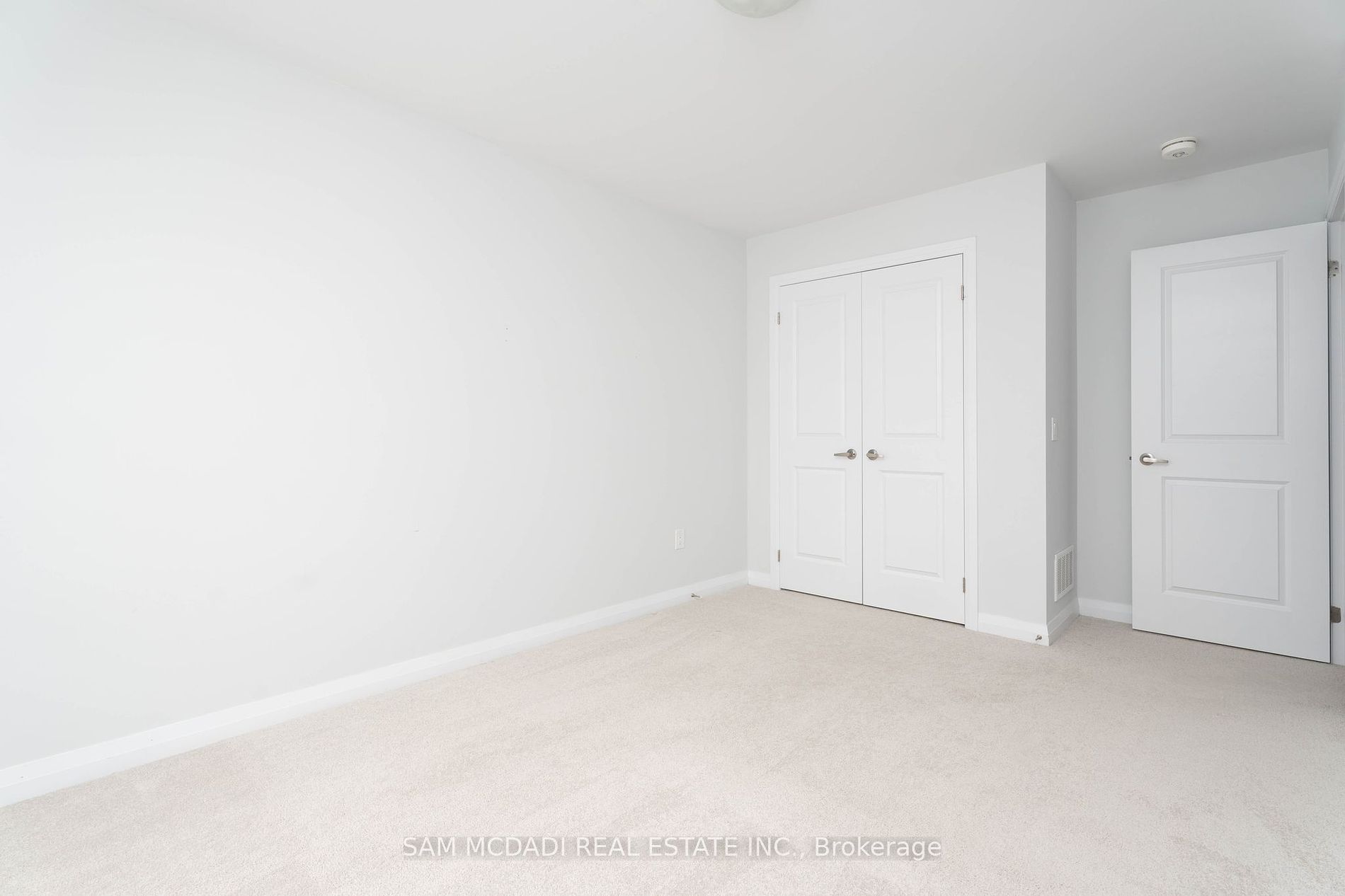 858 Sobeski Ave
