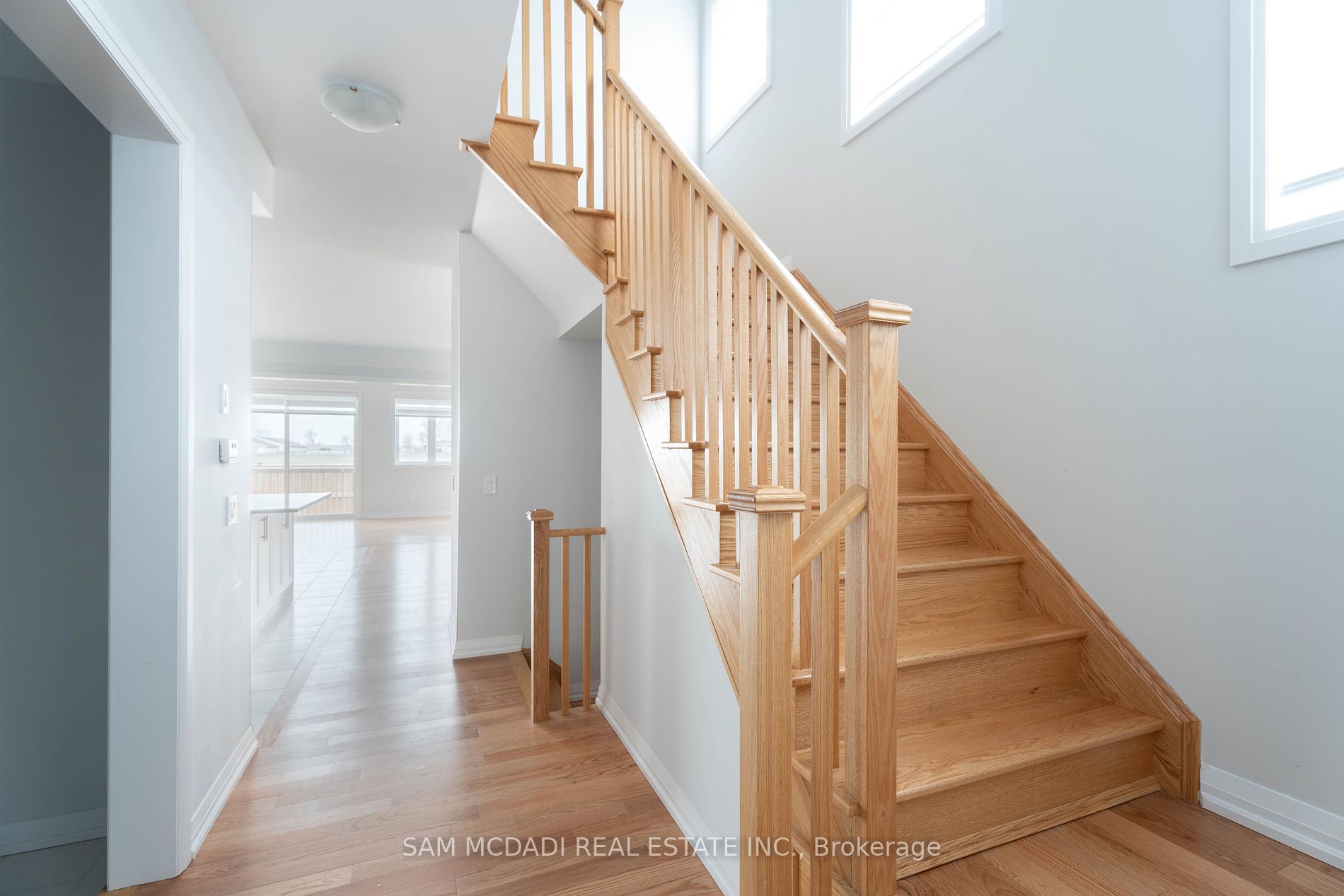 858 Sobeski Ave