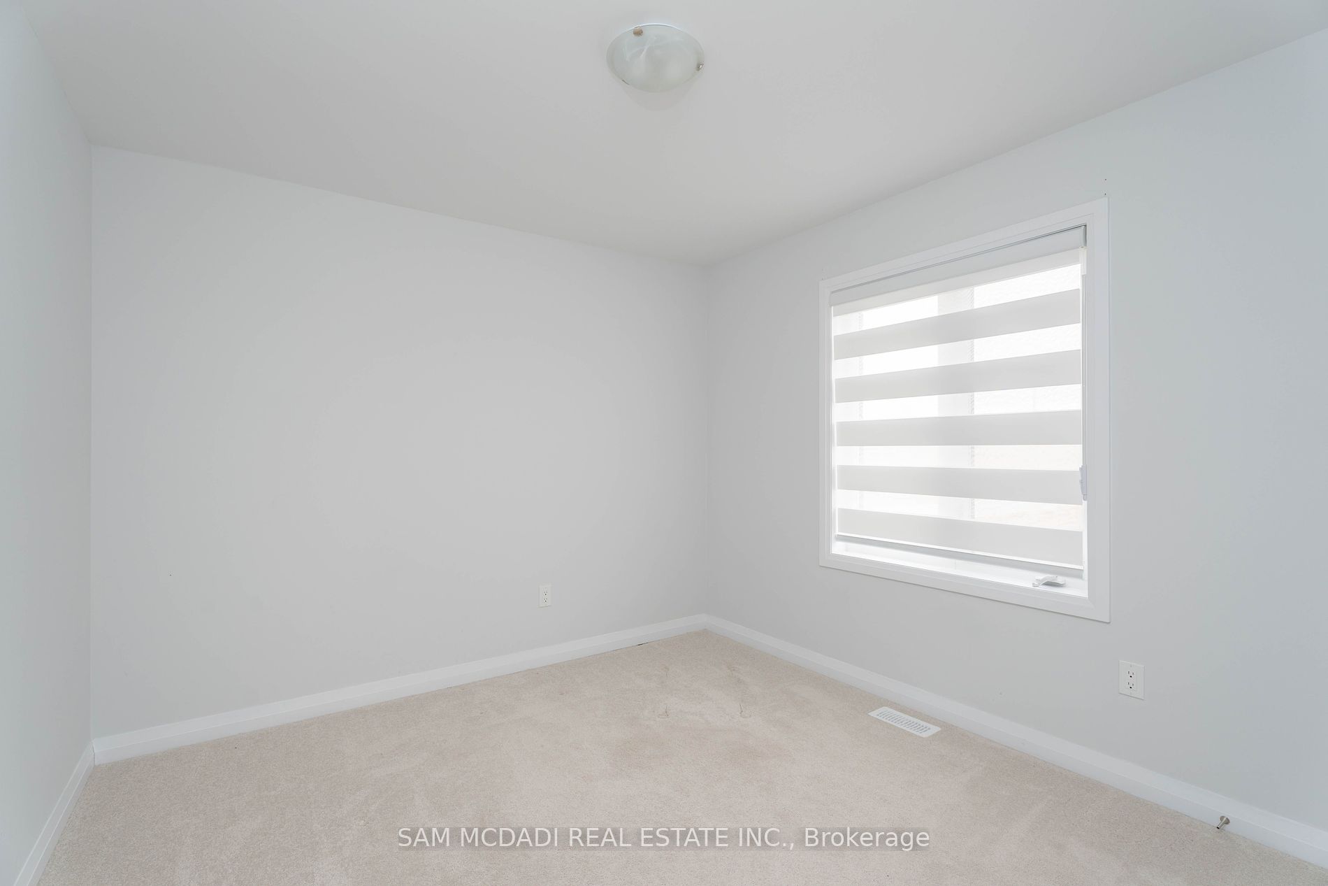 858 Sobeski Ave