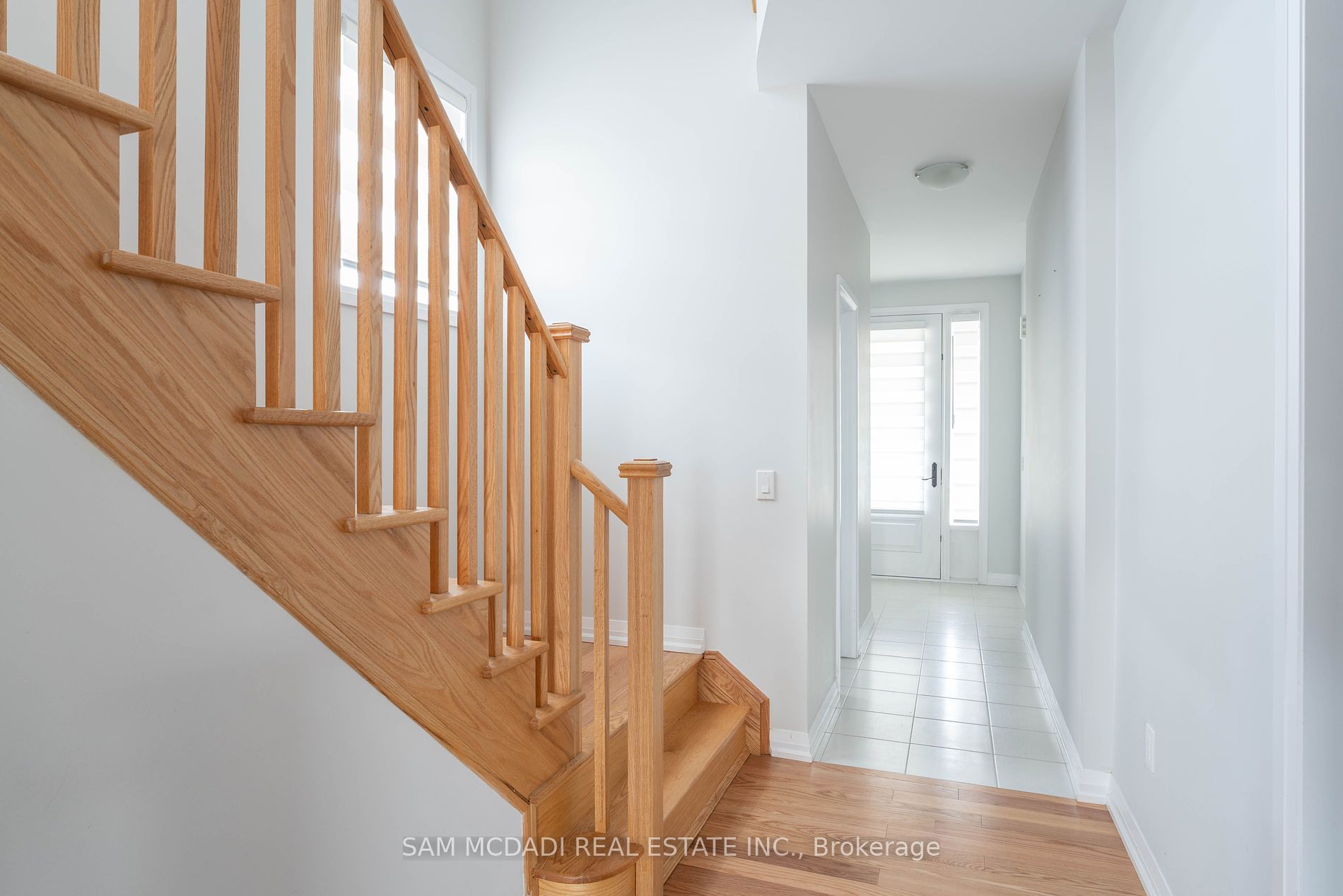 858 Sobeski Ave