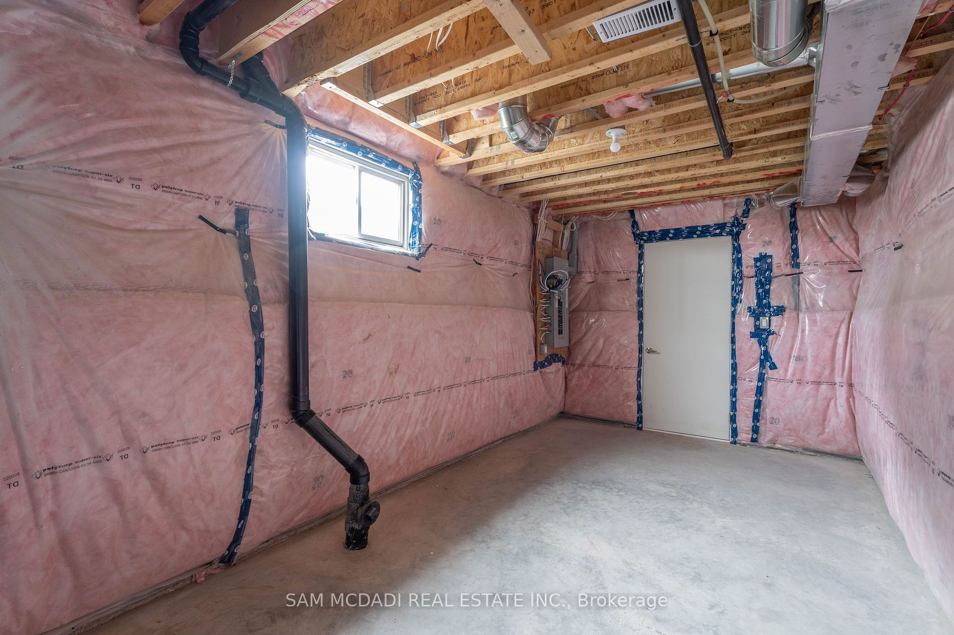 858 Sobeski Ave