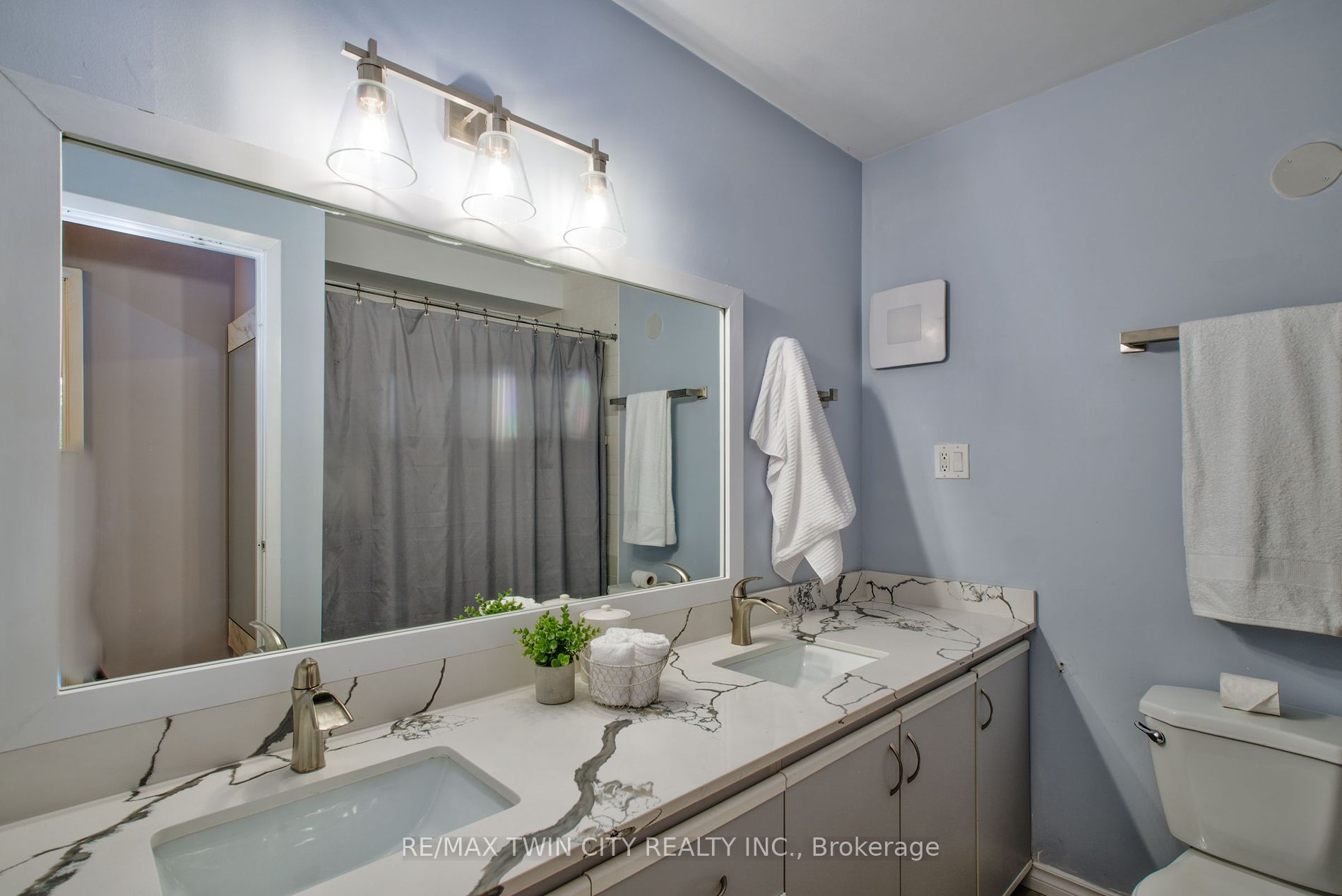 944 Caledonian View, #402