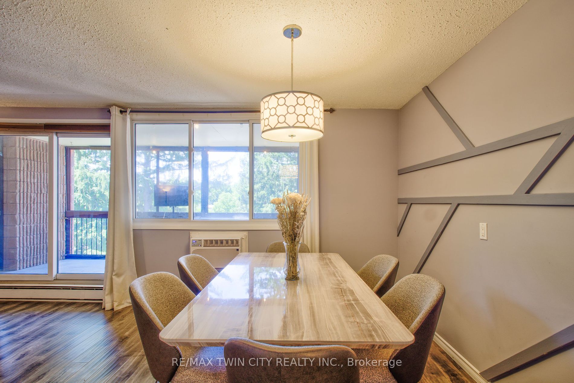 944 Caledonian View, #402