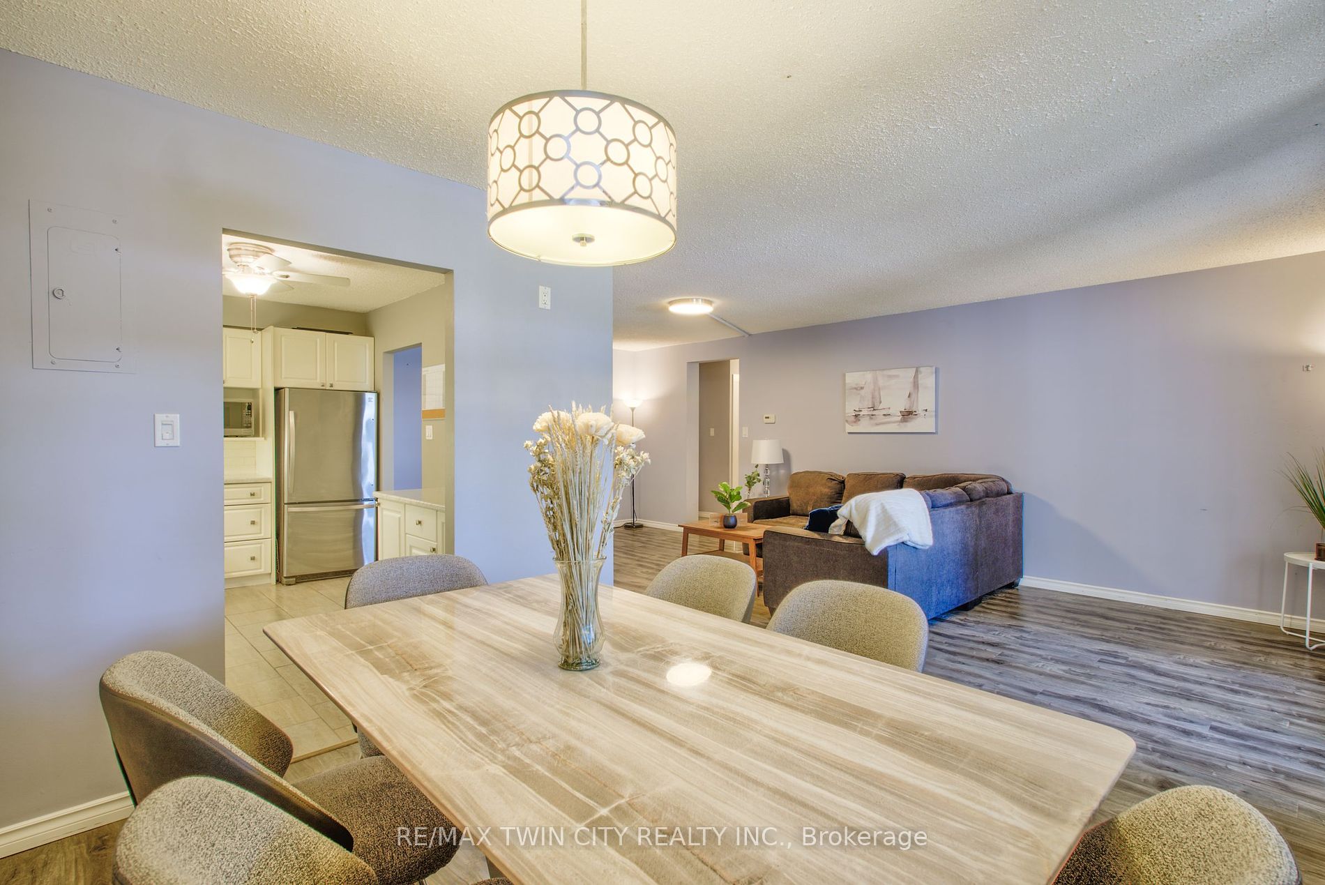 944 Caledonian View, #402