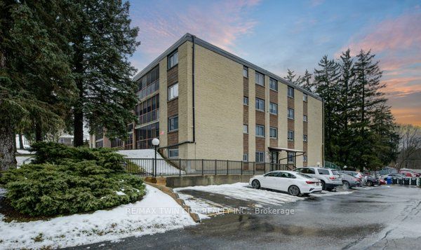 944 Caledonian View, #402