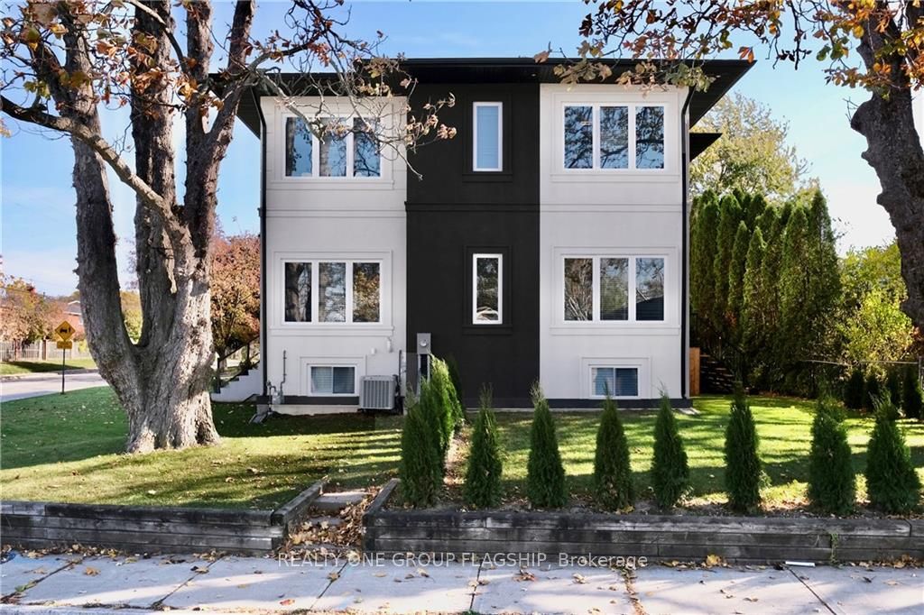 22 Lake Street