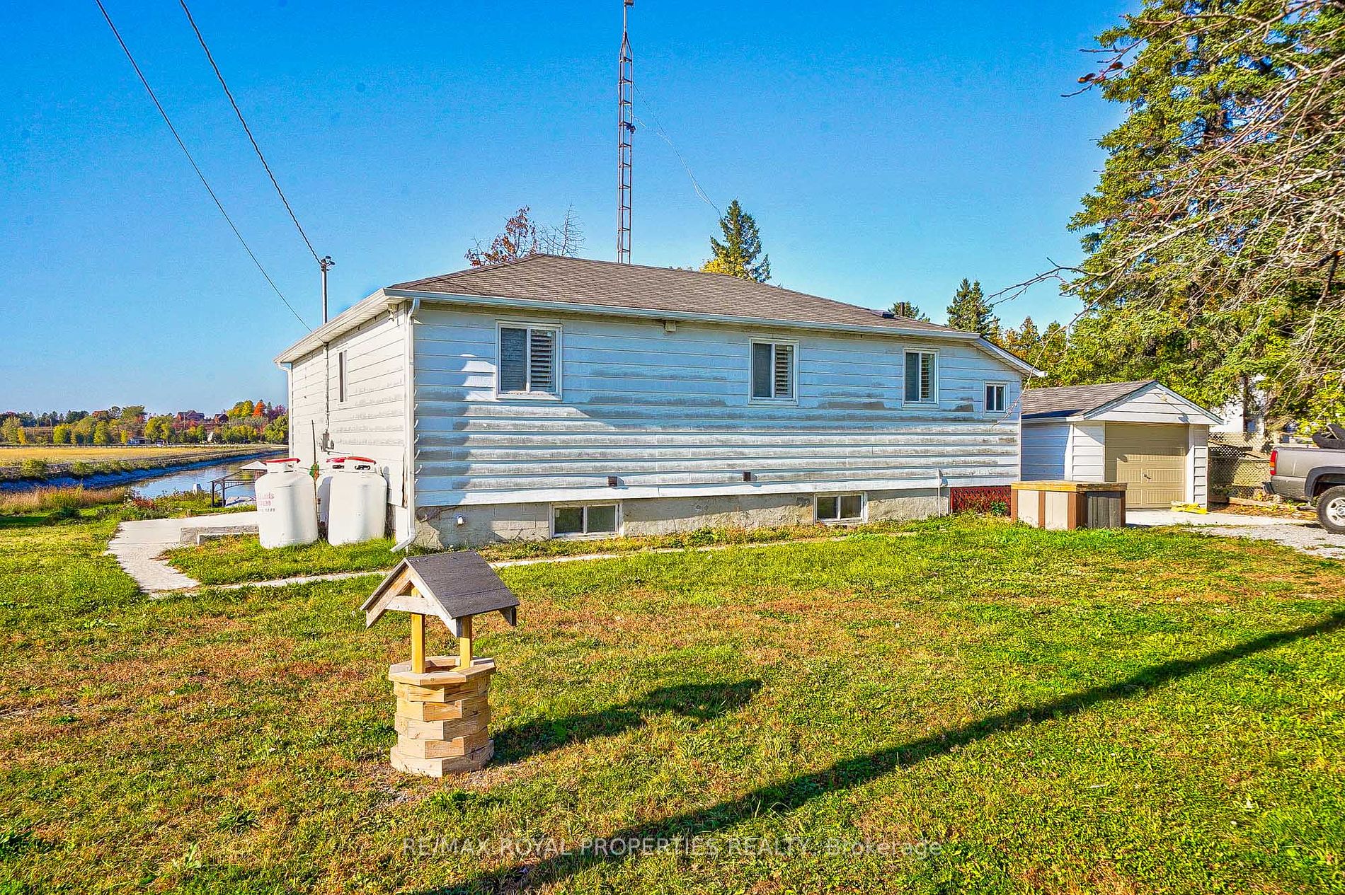 5 Robinson Avenue