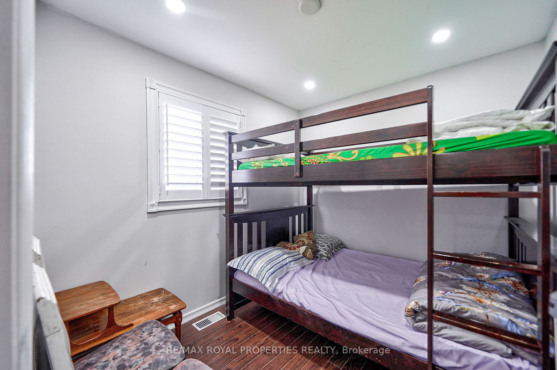 5 Robinson Avenue