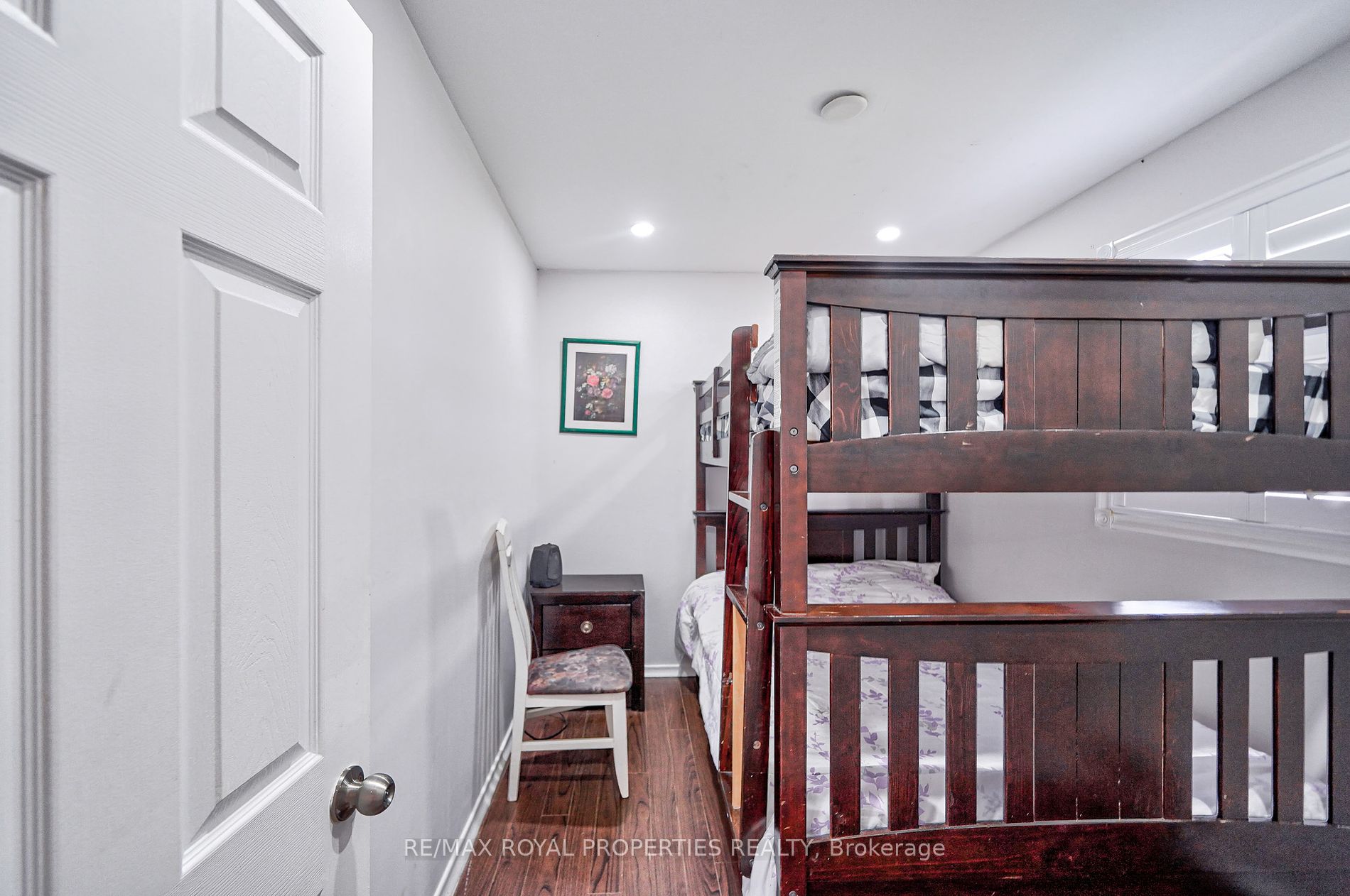 5 Robinson Avenue