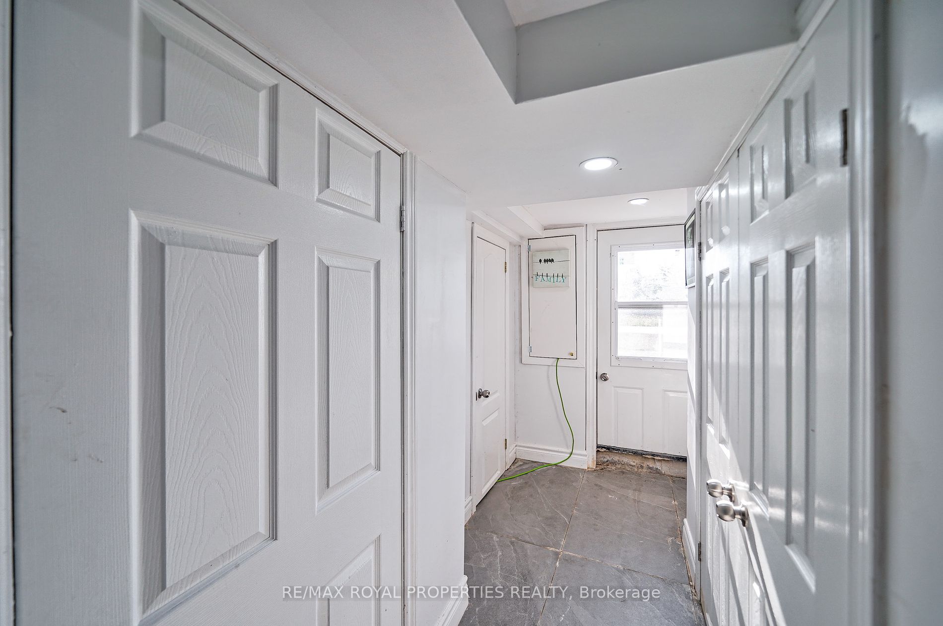 5 Robinson Avenue