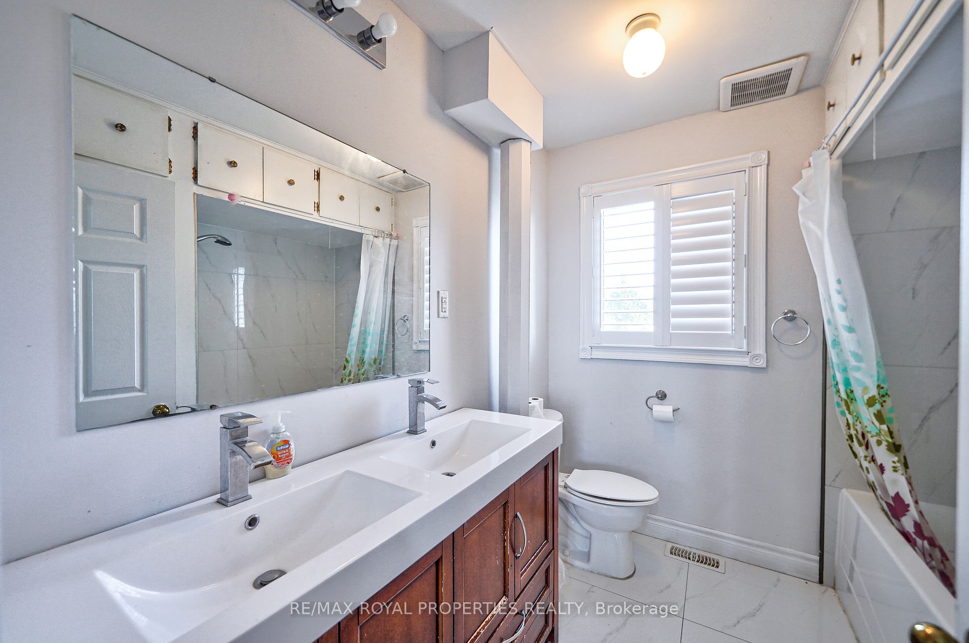 5 Robinson Avenue