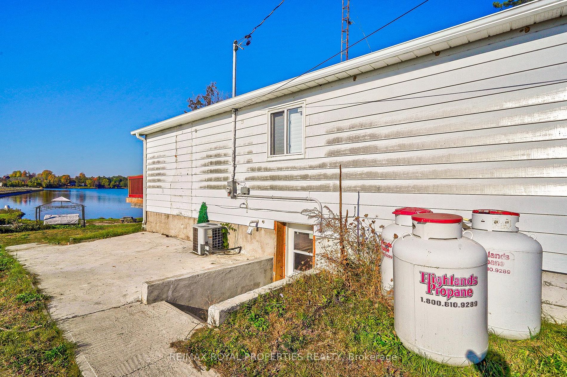 5 Robinson Avenue