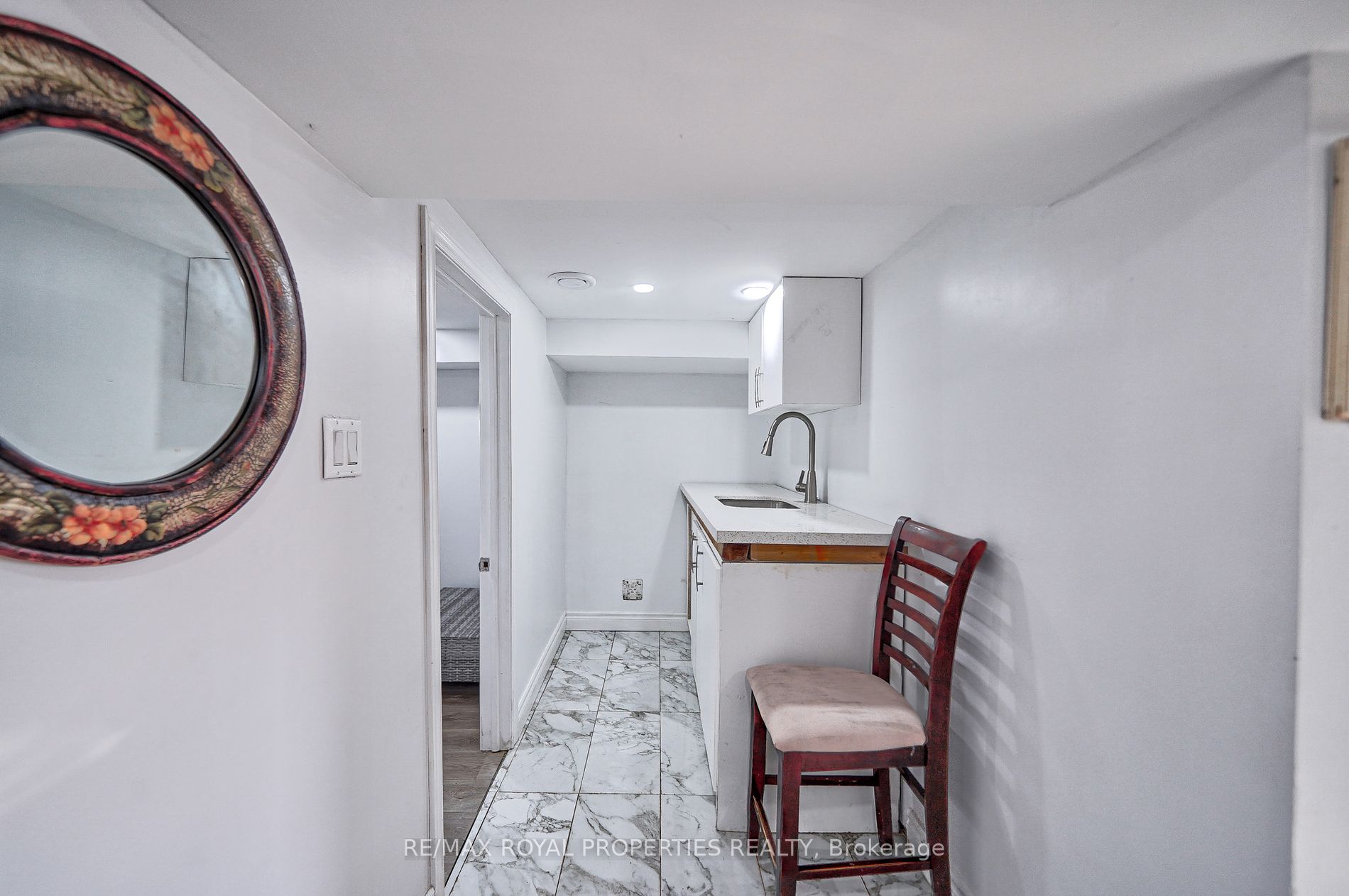 5 Robinson Avenue