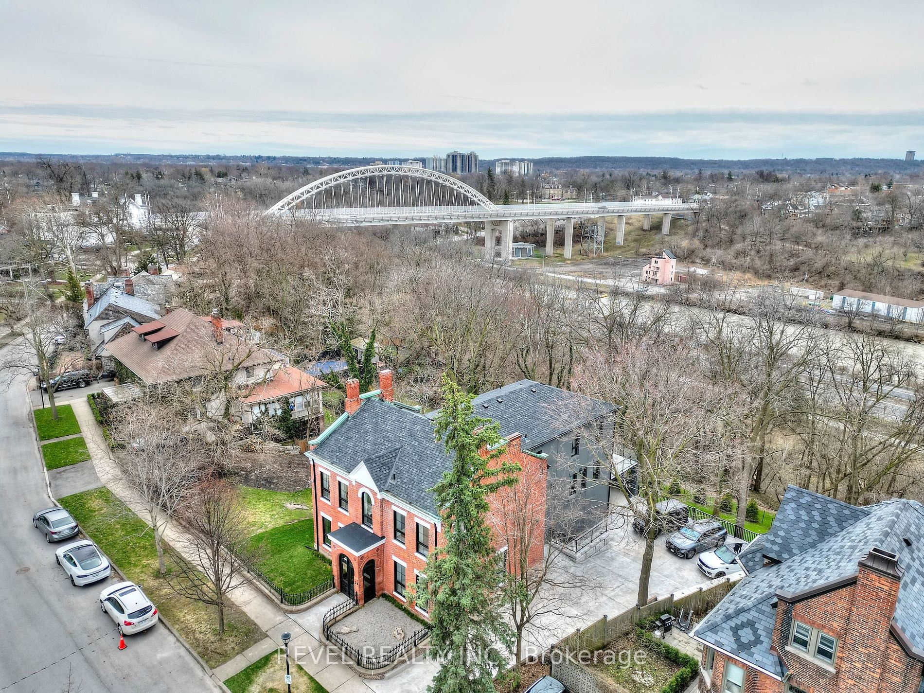 29 Yates St