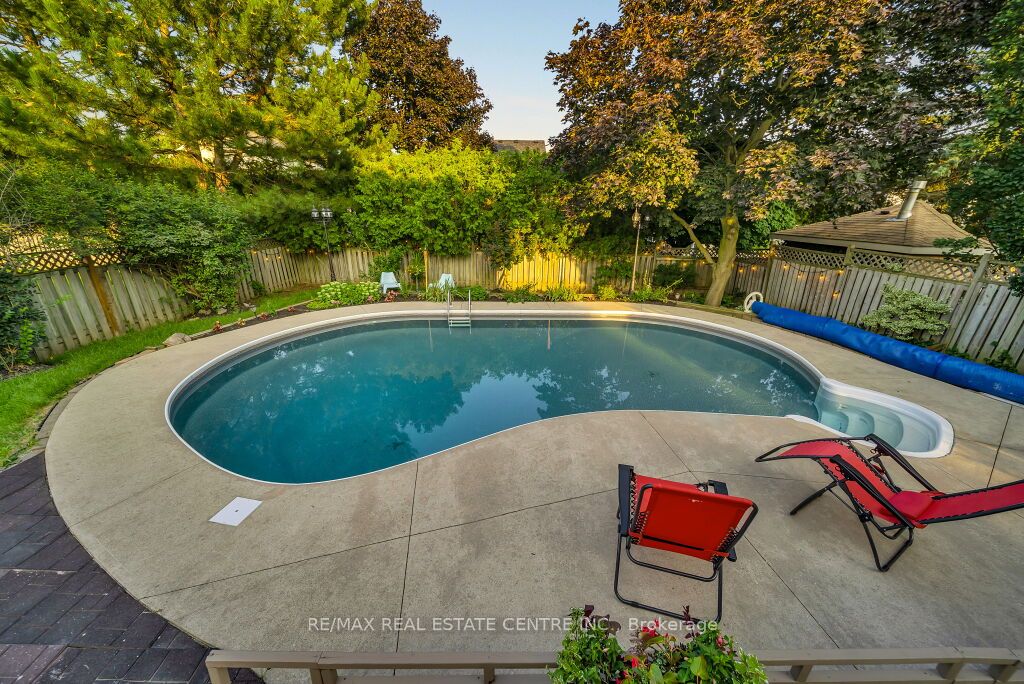 29 Kortright Road E