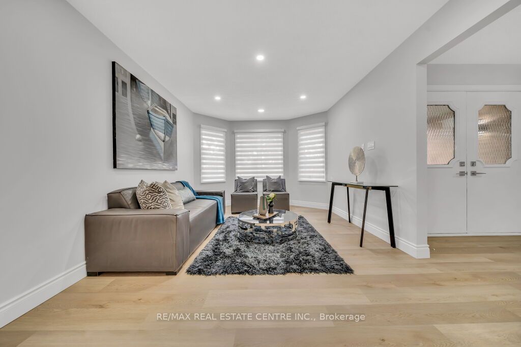 29 Kortright Road E
