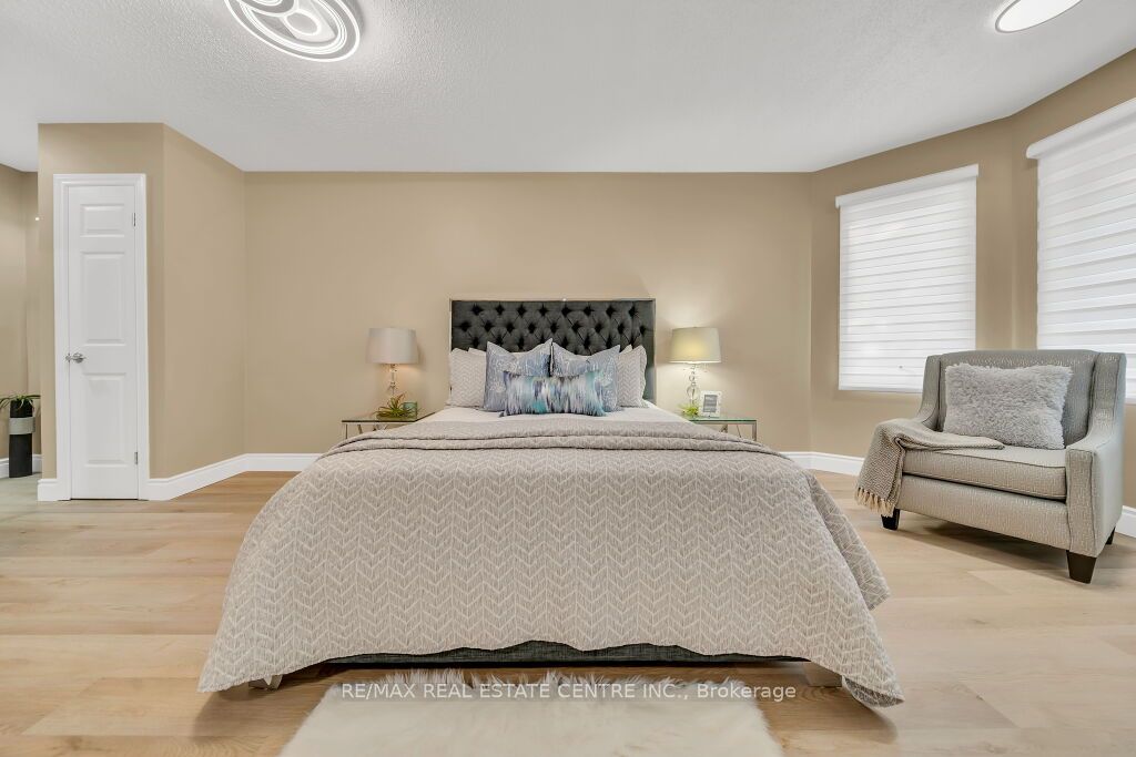29 Kortright Road E