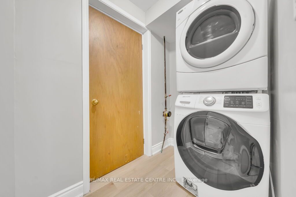 29 Kortright Road E