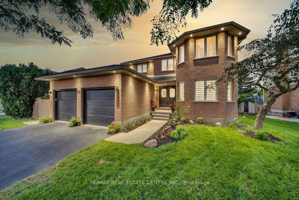29 Kortright Road E