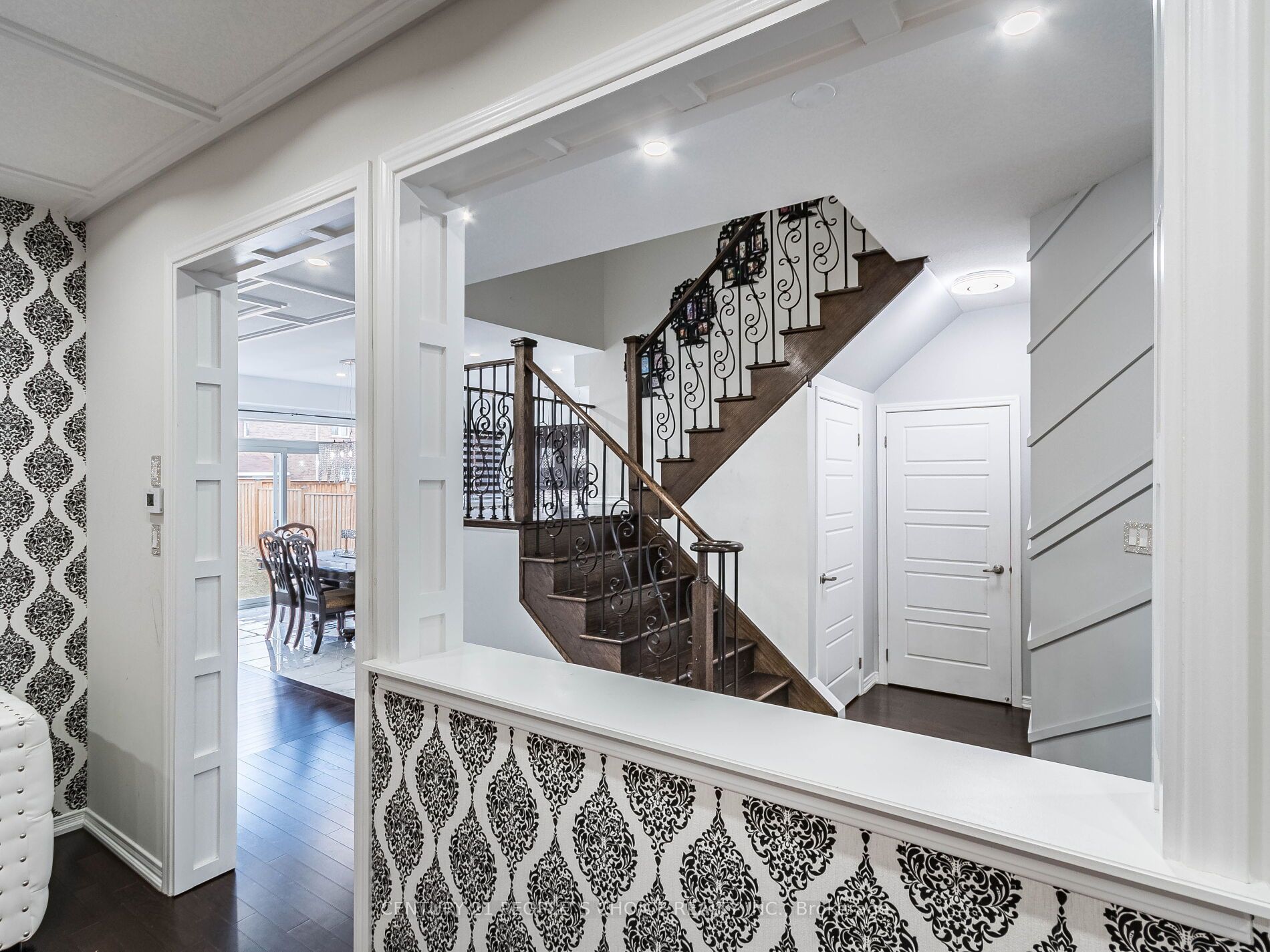 5 Burgess Cres
