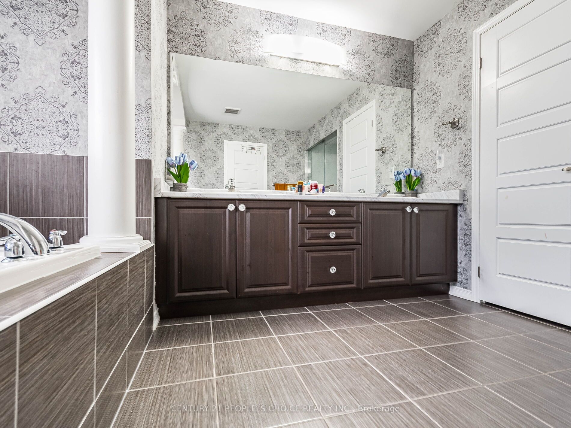 5 Burgess Cres