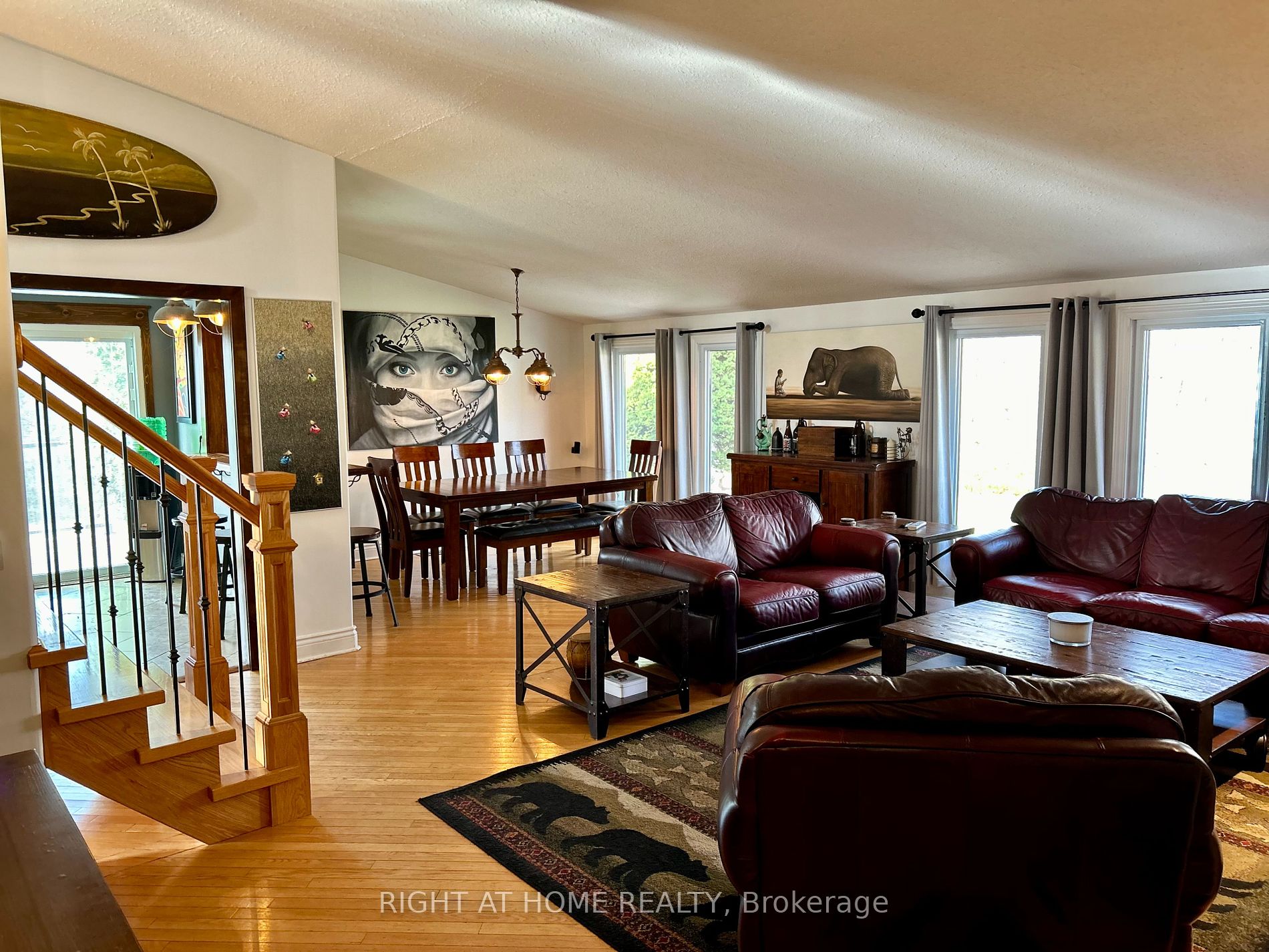 4905 Mapleview Crescent