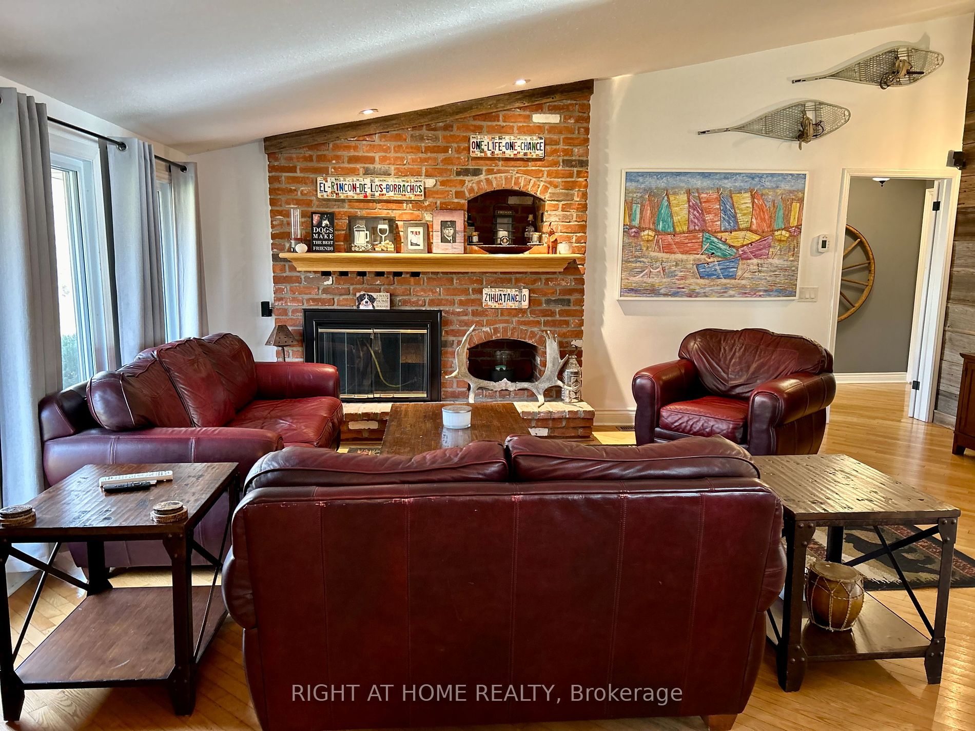 4905 Mapleview Crescent
