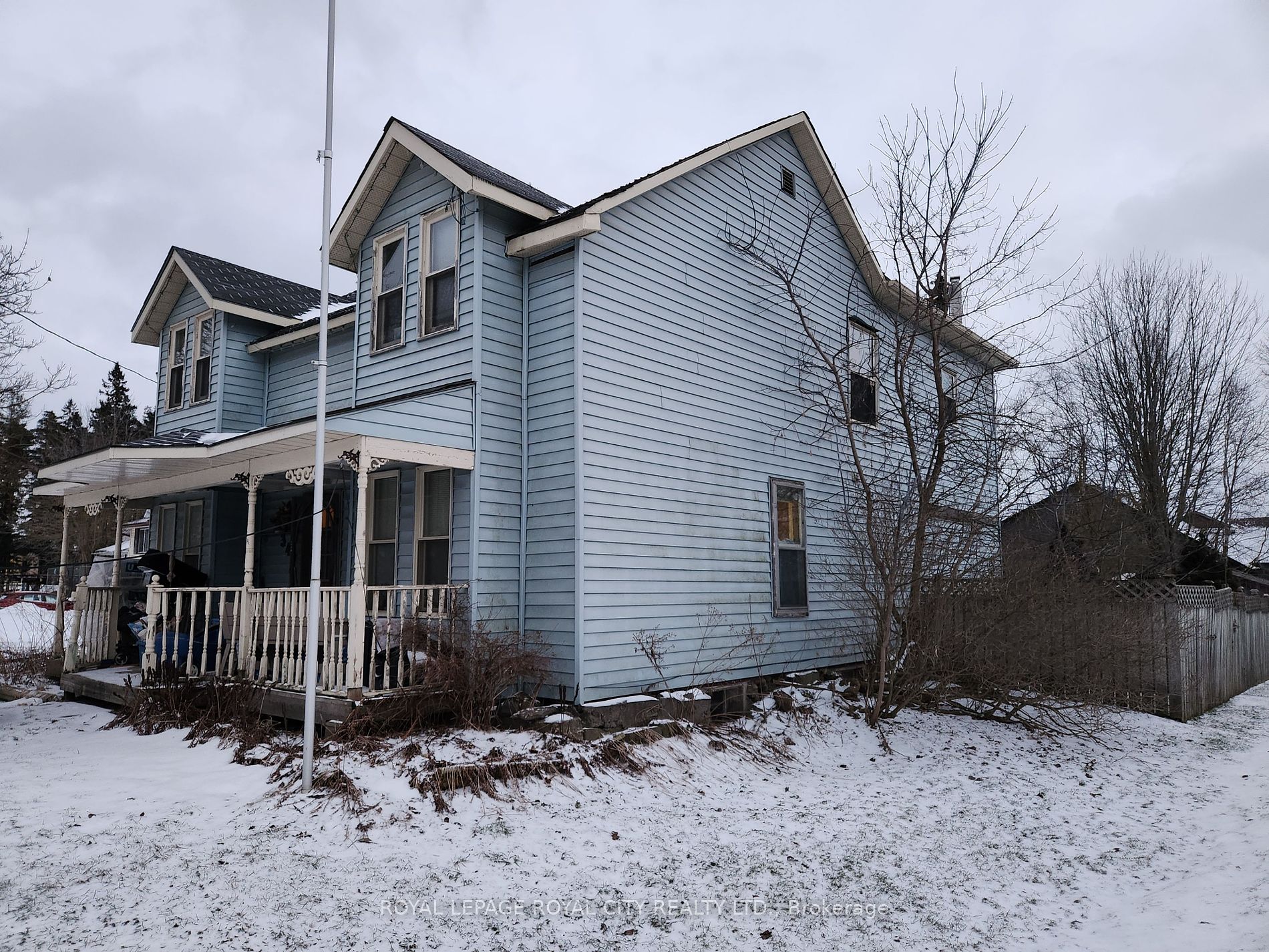 349 Smith St