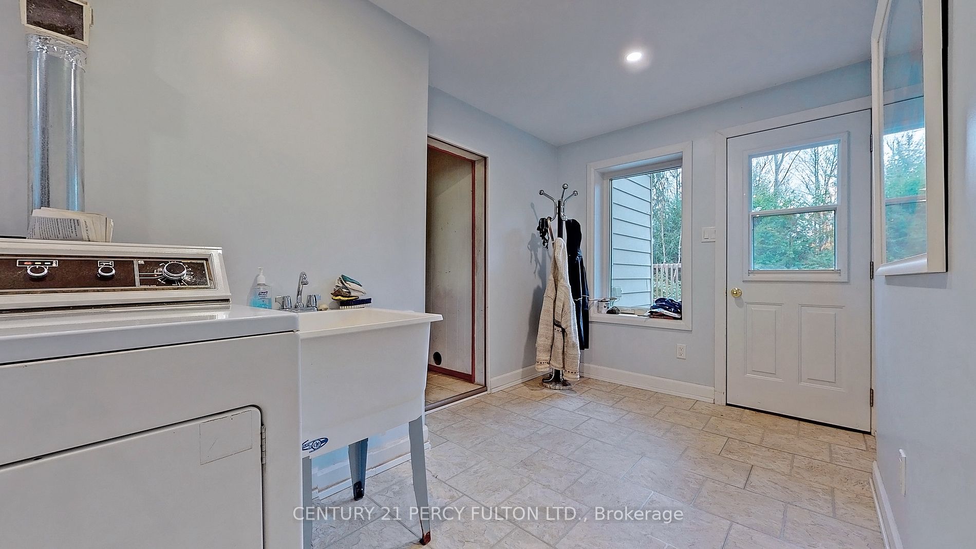 308142 Hockley Road