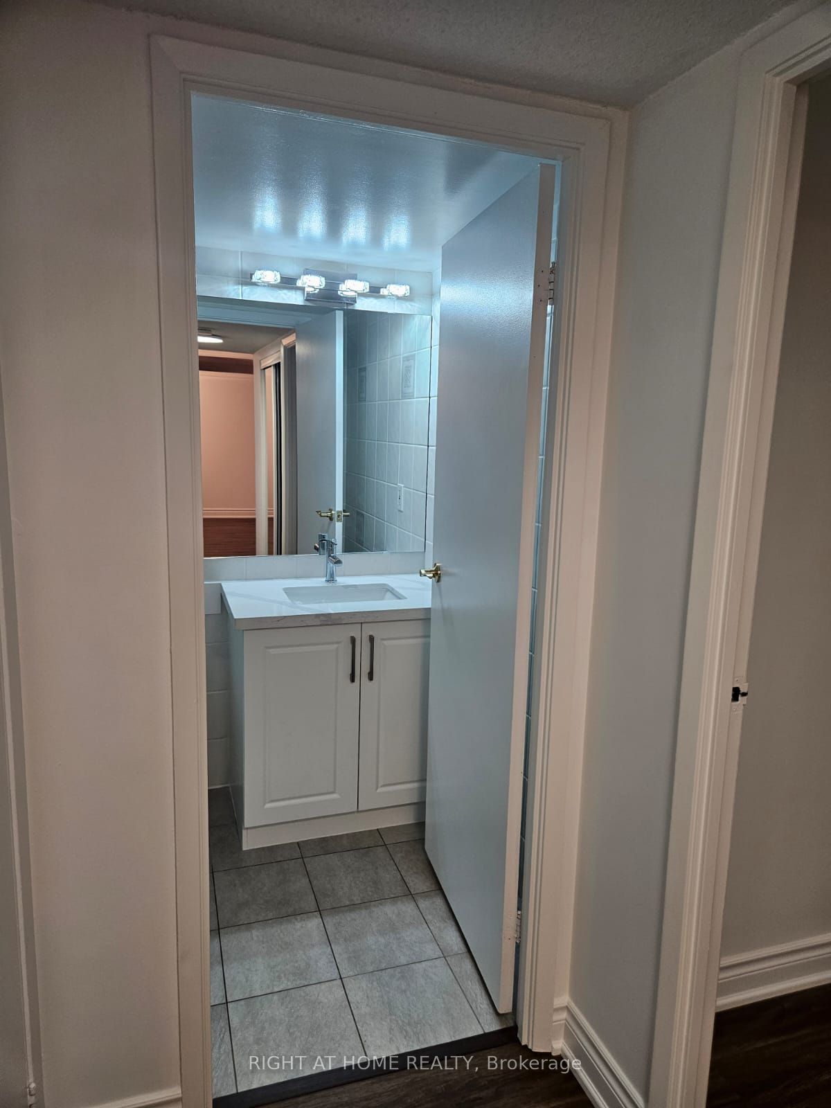 165 ONTARIO Street, #501