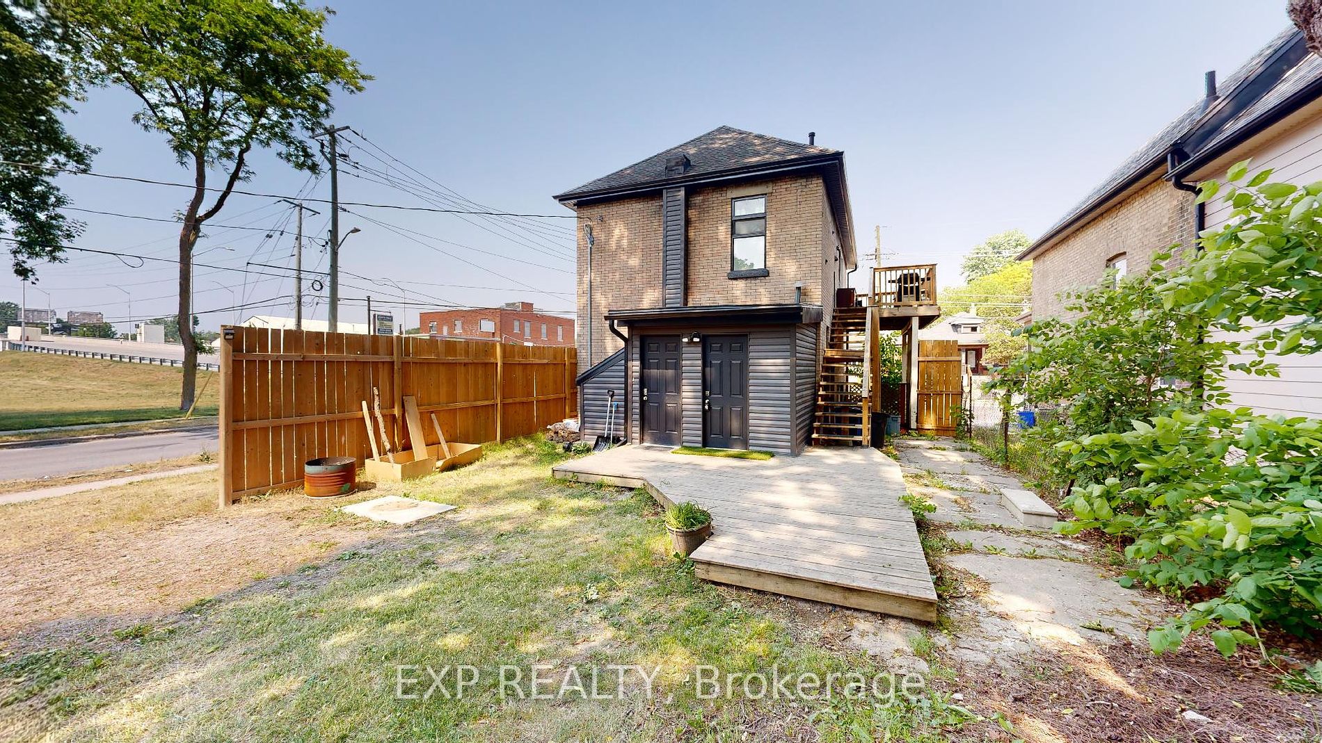 553 Quebec Street
