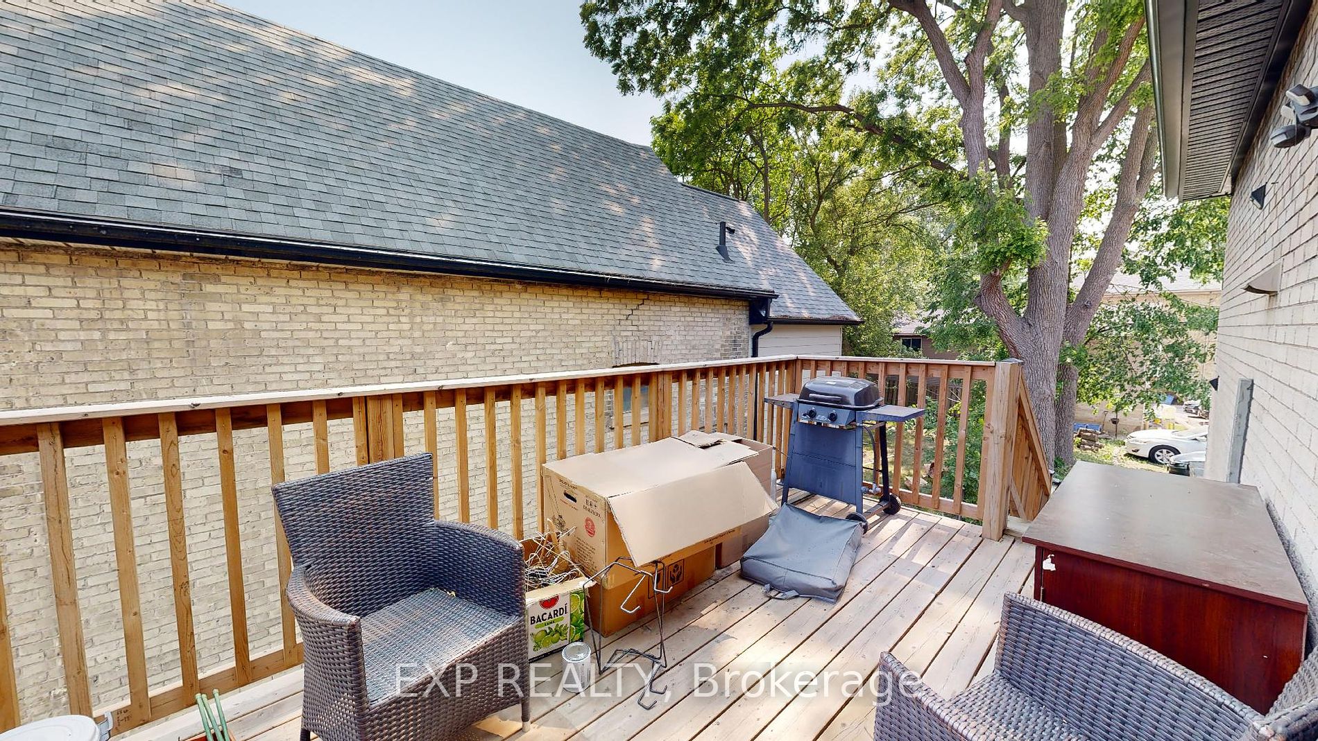 553 Quebec Street