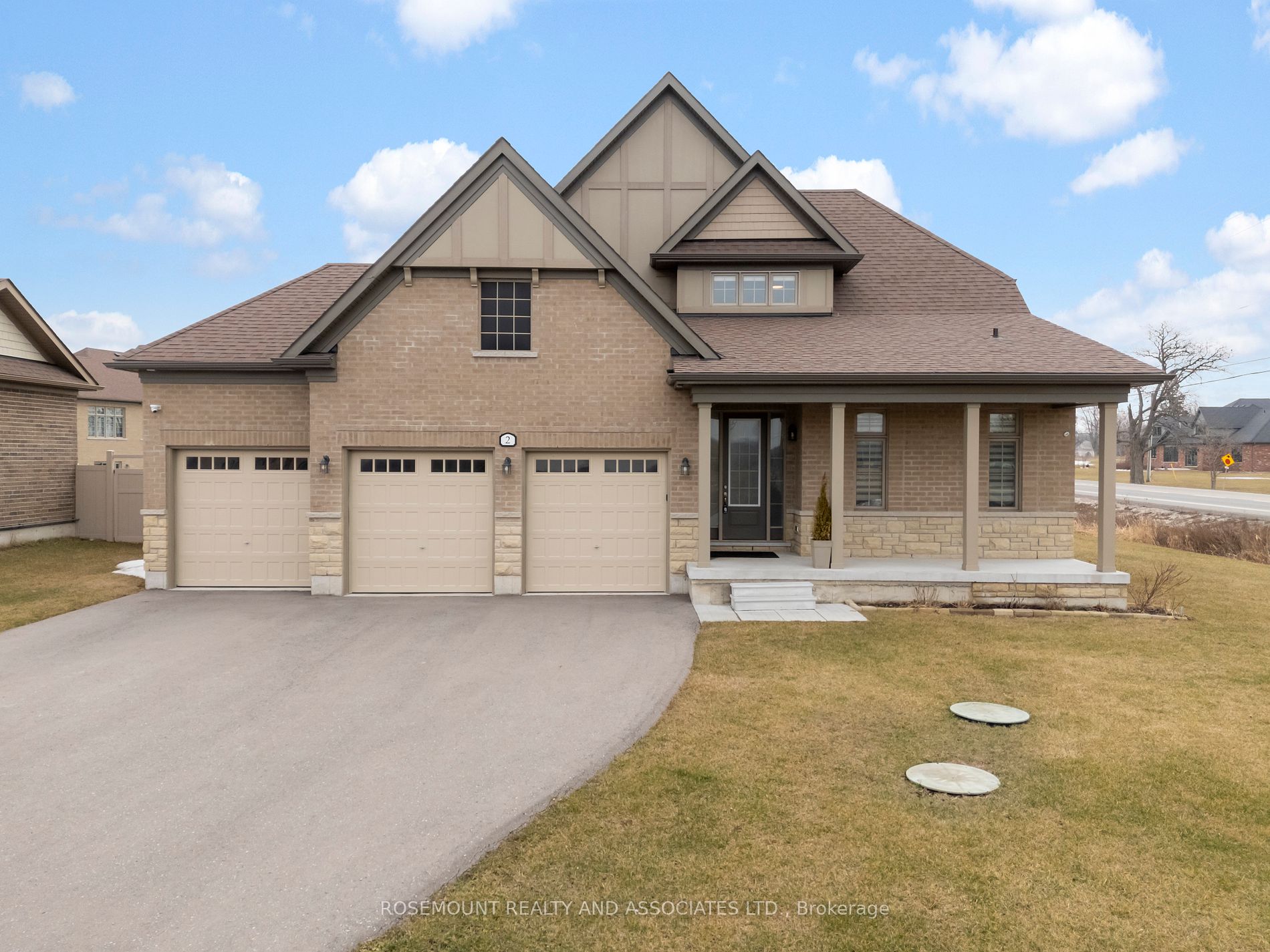 2 Summer Breeze Dr