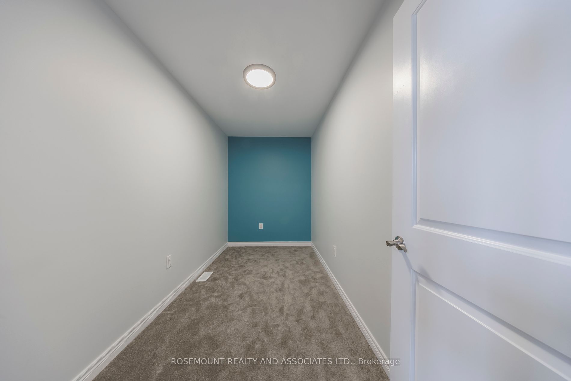 2 Summer Breeze Dr