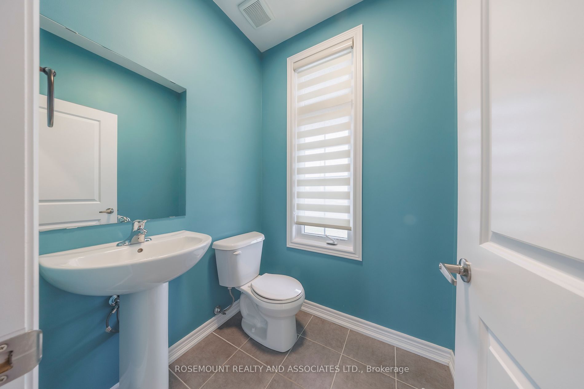 2 Summer Breeze Dr