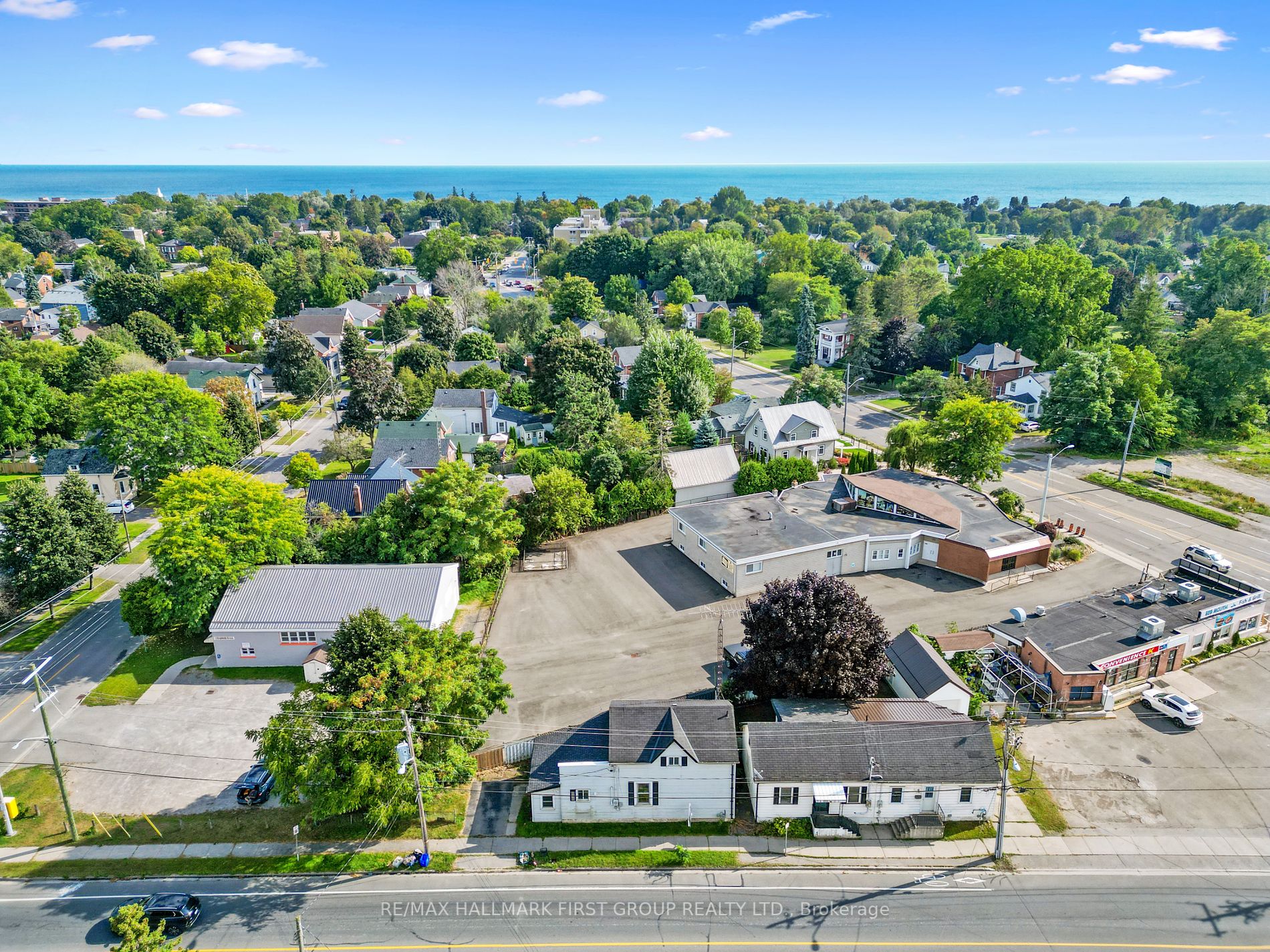 267 University Ave W