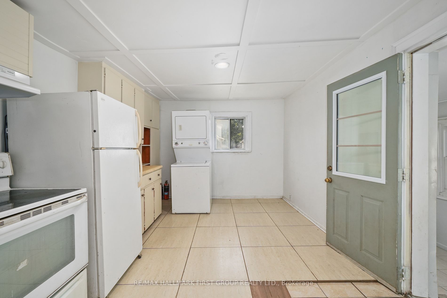 267 University Ave W