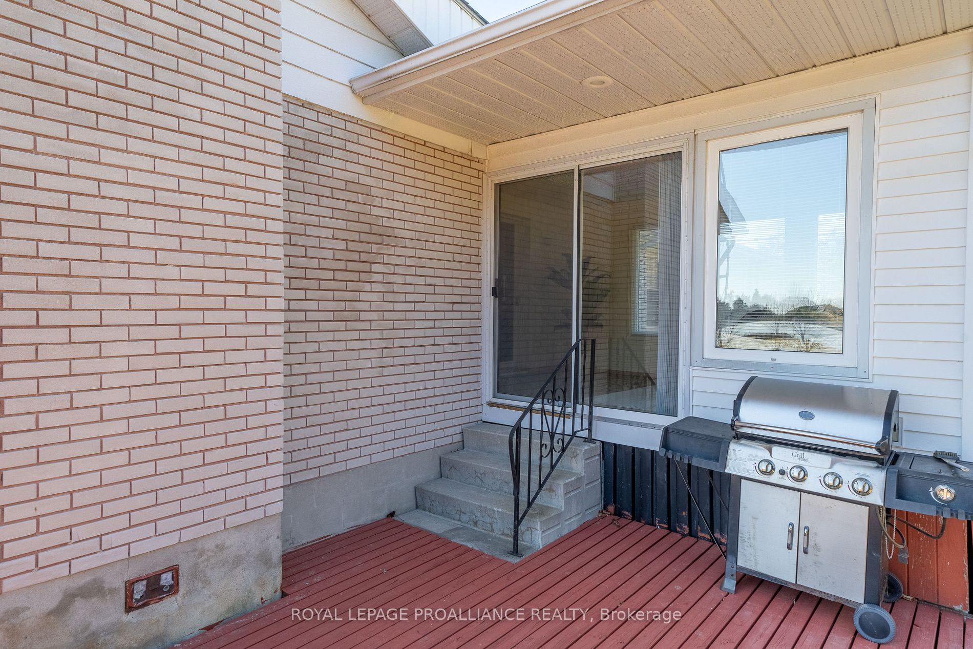 13 Howard Cres