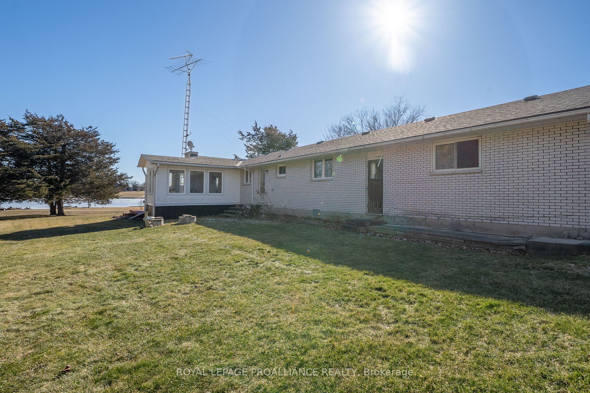 13 Howard Cres
