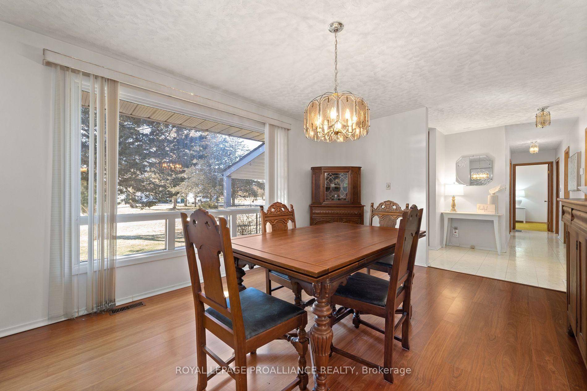 13 Howard Cres